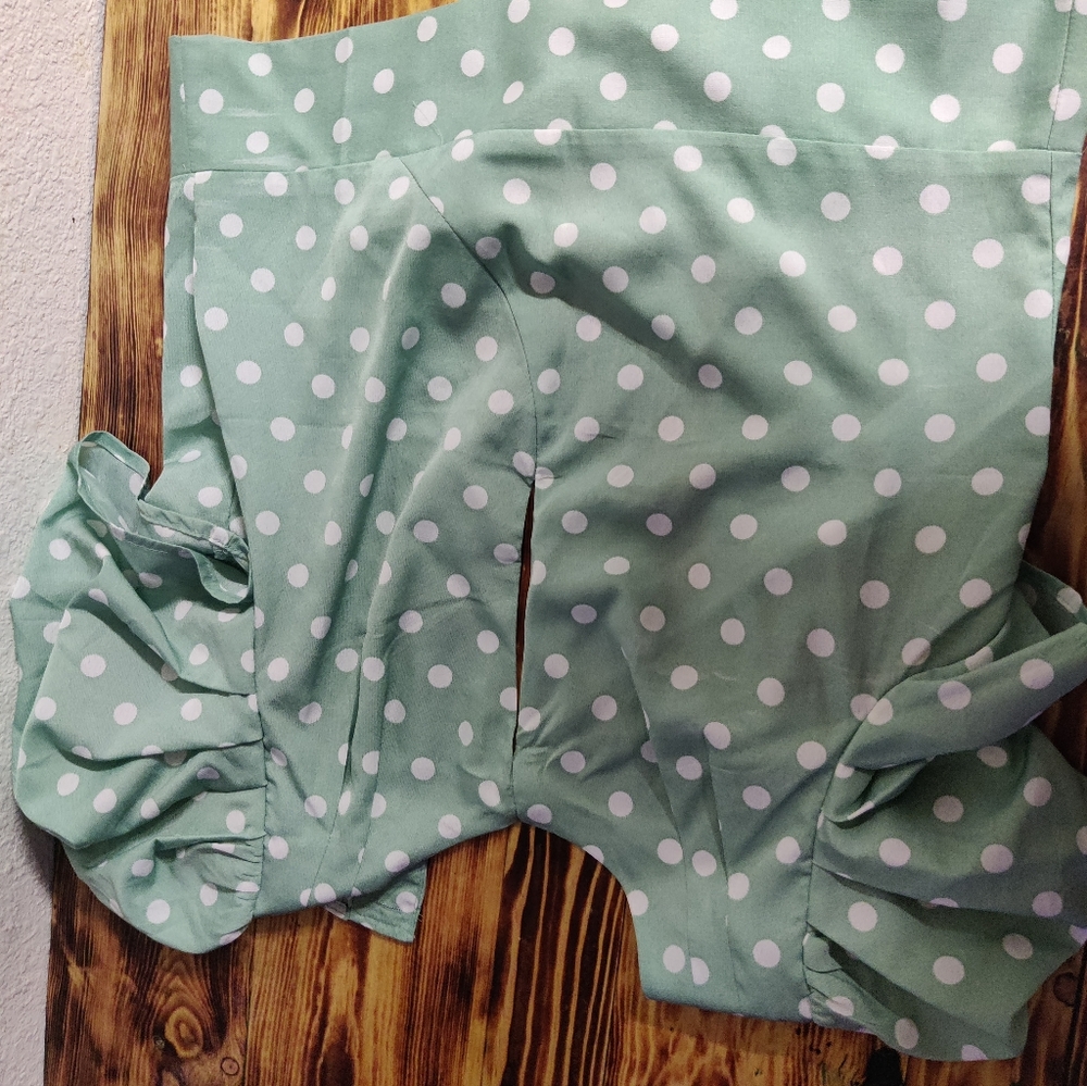 Clothes - Picture 13 of 16